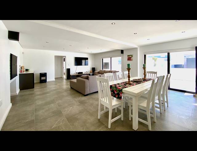3 BEDROOM HOUSE FOR SALE IN DWARSKERSBOS